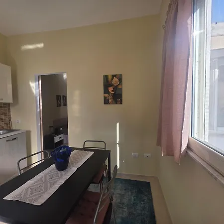 アパート Casa Dancardi クアルトゥ・サンテーレナ